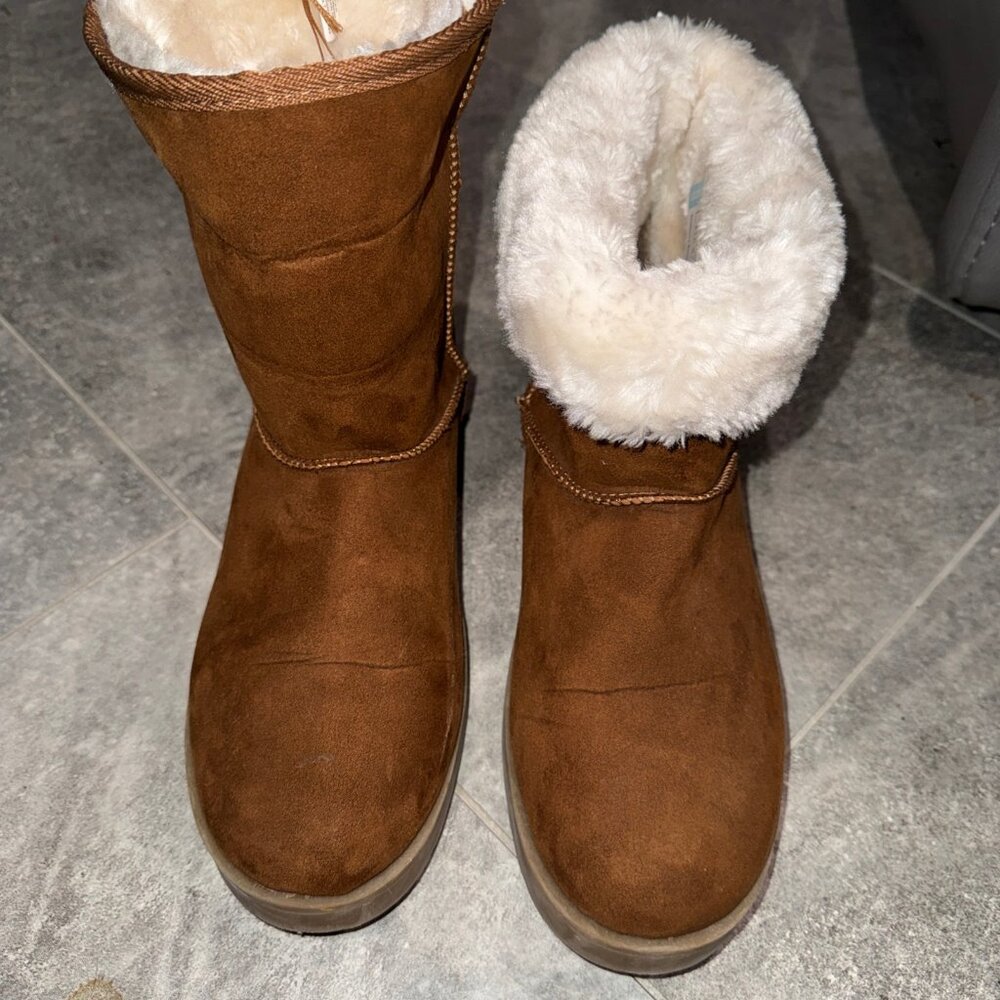 Makalu California Ladies Boots ANI Tan Faux Suede Fur Lined Womens Size 10M